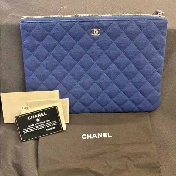 Authentic NEW CHANEL Quilted jersey blue medium pouch - Picture 1 of 16